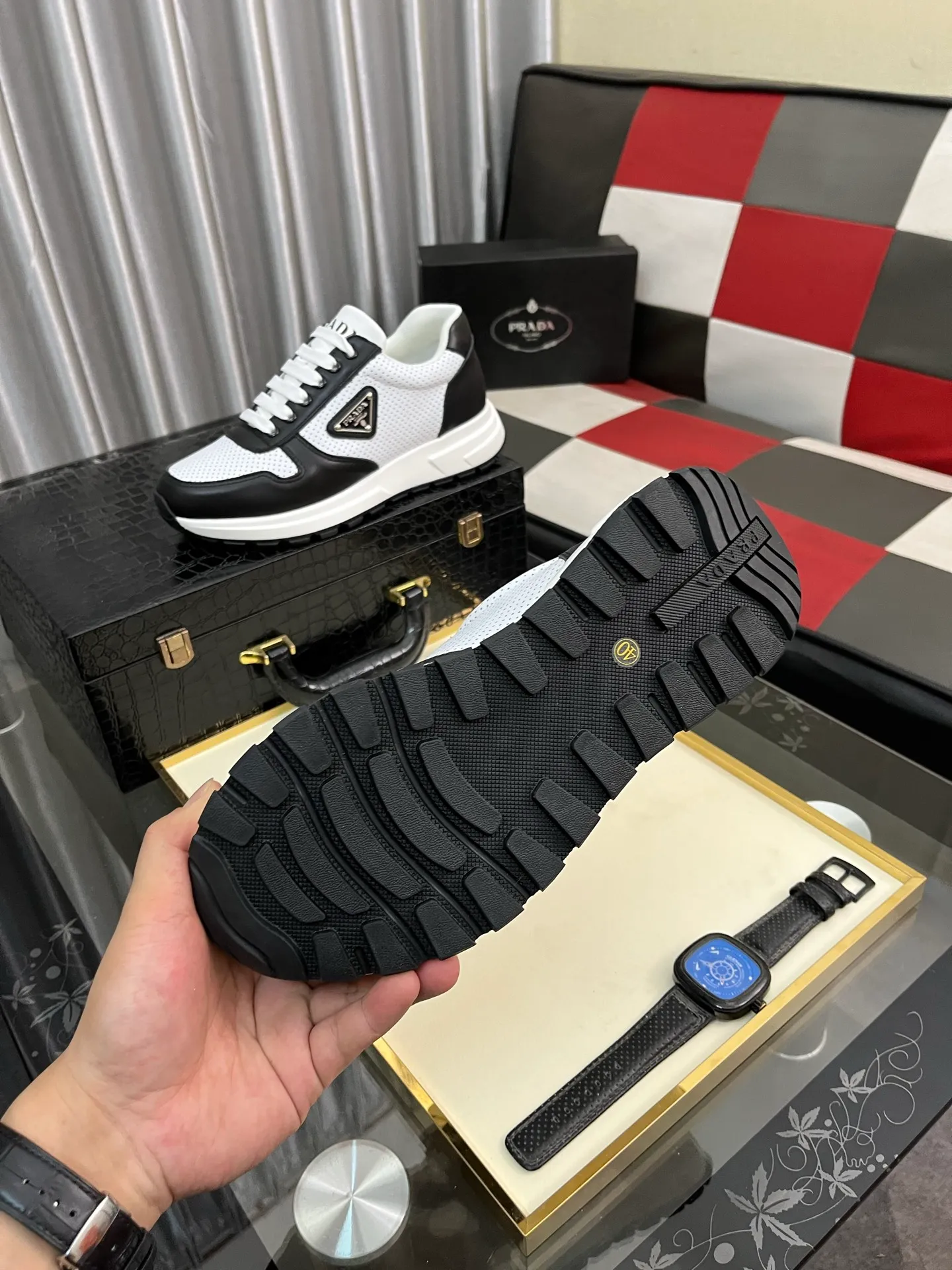 Men's shoes 💰420⌚️⌚️【PRADA】Prada - high-end quality original order 🔍🔍🔍 casual sports shoes - upper: 🔝 Nappa calfskin, brand hollow mesh hot reflective technology, tongue injection brand logo - lining: water-dyed cowhide - outsole: ultra-light TPU foam rubber; molded outsole -Ultra-high quality control and fine workmanship: highlighted (high-end, extravagance, and class) -Size: 38-443️⃣colors available